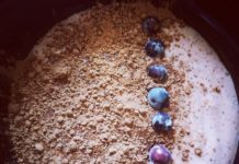 Παγωμένο smoothie bowl με μύρτιλλο